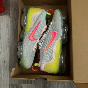 Vapormax women’s size 8 brand new in box